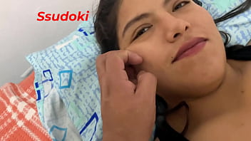 Le digo que le hare su revision de prostata y termino metiendo mis dedos en su vagina y culo me encanto hacerle el amor