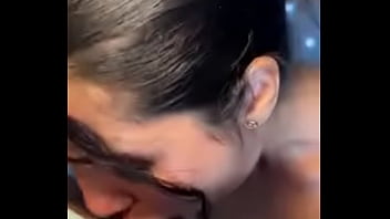 Cachonda recibe de leche adentro