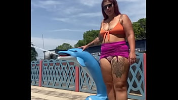 Dia de molhar o prikito na piscina