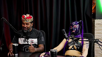 Sempre escutou falar do sadomasoquismo teve sua primeira experiência com podolatria contou como se conheceram e a relação funciona madame agatha e jeff negão rei das entrevistas