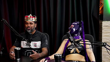 Sempre escutou falar do sadomasoquismo teve sua primeira experiência com podolatria contou como se conheceram e a relação funciona madame agatha e jeff negão rei das entrevistas