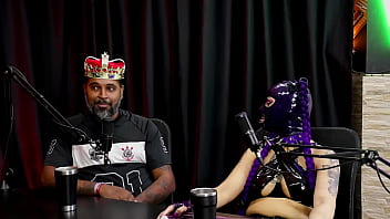 Sempre escutou falar do sadomasoquismo teve sua primeira experiência com podolatria contou como se conheceram e a relação funciona madame agatha e jeff negão rei das entrevistas