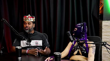 Sempre escutou falar do sadomasoquismo teve sua primeira experiência com podolatria contou como se conheceram e a relação funciona madame agatha e jeff negão rei das entrevistas