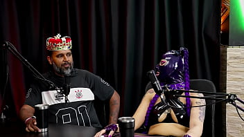 Sempre escutou falar do sadomasoquismo teve sua primeira experiência com podolatria contou como se conheceram e a relação funciona madame agatha e jeff negão rei das entrevistas