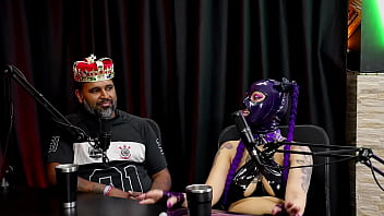 Sempre escutou falar do sadomasoquismo teve sua primeira experiência com podolatria contou como se conheceram e a relação funciona madame agatha e jeff negão rei das entrevistas