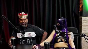 Sempre escutou falar do sadomasoquismo teve sua primeira experiência com podolatria contou como se conheceram e a relação funciona madame agatha e jeff negão rei das entrevistas