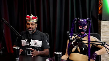 Sempre escutou falar do sadomasoquismo teve sua primeira experiência com podolatria contou como se conheceram e a relação funciona madame agatha e jeff negão rei das entrevistas