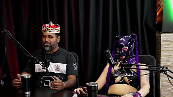 Sempre escutou falar do sadomasoquismo teve sua primeira experiência com podolatria contou como se conheceram e a relação funciona madame agatha e jeff negão rei das entrevistas