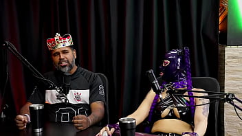 Sempre escutou falar do sadomasoquismo teve sua primeira experiência com podolatria contou como se conheceram e a relação funciona madame agatha e jeff negão rei das entrevistas