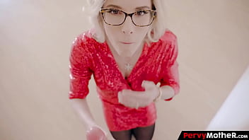 Caught mum sucks off her boy's cock at morning