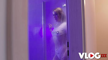 Redhead hottie alexis crystal happily receives her bts fuck