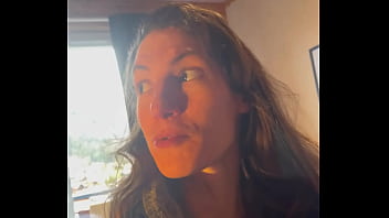 Lety howl drague un inconnu anglais au casier à ski pour ensuite le ramener