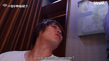 Nova repórter esportiva treinando com atleta famoso na cama