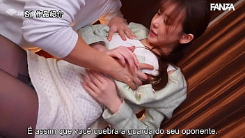 Nova repórter esportiva treinando com atleta famoso na cama