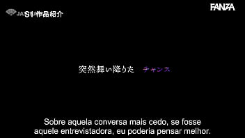 Nova repórter esportiva treinando com atleta famoso na cama