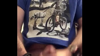 I love to masterbate