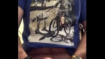 I love to masterbate