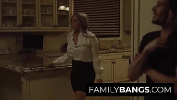 Stepmom receives a night shock ⭐ Stepmom receives a night shock ⭐
