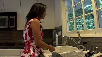 Hairy mature milf cougar vs girl lesbian sex