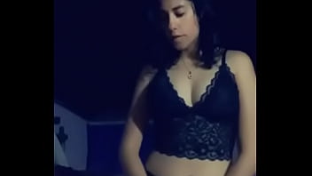 Me encanta moverme al rito de la música y ponerte caliente