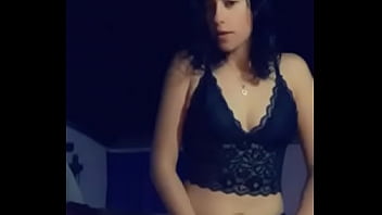 Me encanta moverme al rito de la música y ponerte caliente