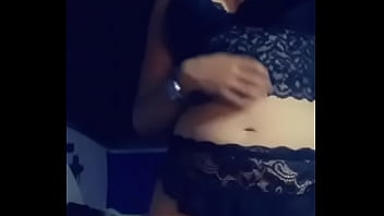 Me encanta moverme al rito de la música y ponerte caliente