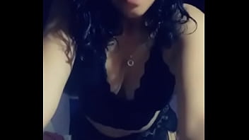 Me encanta moverme al rito de la música y ponerte caliente