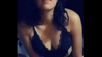 Me encanta moverme al rito de la música y ponerte caliente