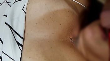 Massive cumshot in my wife ́s mouth a lot of cum in mouth real amateur husband films wife jerking and loud real amateur facial karina and lucas
