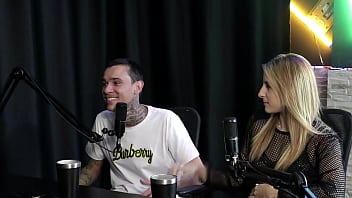 Eles explicam o por quê escolheram seus nomes e resolveu seus problemas entrando no pornô yasmin paris & ktal vagabundo do bom sheer red