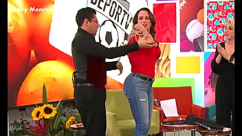 Betty monroe mega nalgotas en jeans apretados ma