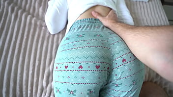 Step sister asked for a massage but get an orgasm cum in her mouth