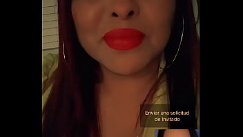 Tik toker chichona en vivo bien rica con escote