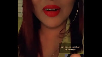 Tik toker chichona en vivo bien rica con escote