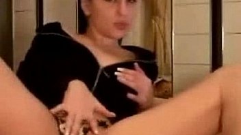 Hot babe plays naughty tricks on cam