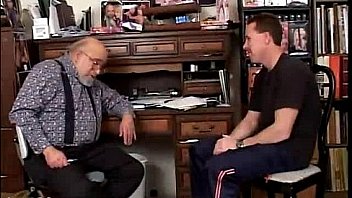 Lucky guys fucking two chicks at once