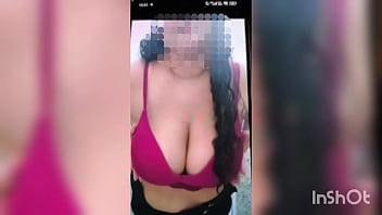 Provoquei com vídeo quente meu meio irmao e vi ele tocando uma punheta pra mim sou muito safada ainda vou dar pra ele