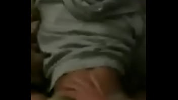 Dandome pinga en la postura del perro