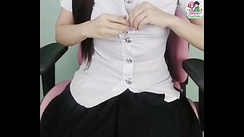 นักศึกษา หลุด น้องนิว xxx สาวสวยขวัญใจคนไทยโชว์เสี่ยวหน้าโต๊ะคอม ใช้จู้ปอมหยัดโชว์เสี่ยวมาก