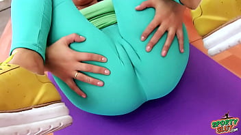 Big camel toe round butt latina in very tight spandex yoga Big camel toe round butt latina in very tight spandex yoga