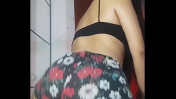 Esa piba como lo mueve dioss