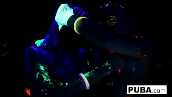 Hot babes lick each other