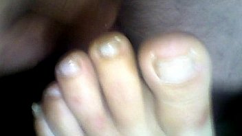 Leche en pies de mi mujer d 7