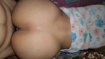 Cogeme pronto porque mi hijo va a llegar del colegio madre soltera dando el culo por ayuda economica cogiendo a una mamá soltera