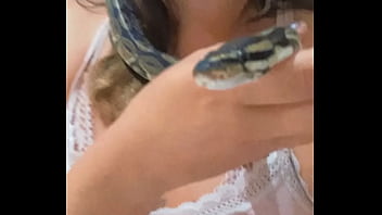 Vient me rejoindre j’ai des vidéos masturbarion gratuite quand t’es abboner