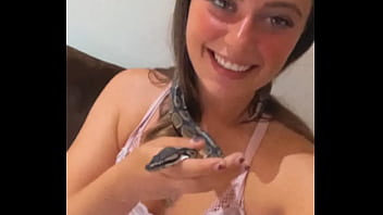 Vient me rejoindre j’ai des vidéos masturbarion gratuite quand t’es abboner