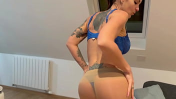 Découvre ma nouvelle vidéo un moment très chaud uniquement offert aux fans