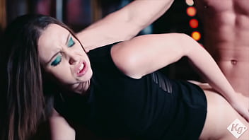 Spanish cutie zoe doll picks up the bar man and drains his cock