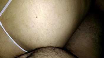 Tanguita nueva esposa caliente hilo dental