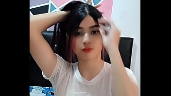 Actriz porno le da una gran mamada a su padrastro casero real